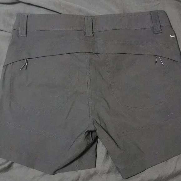 Shorts Mec - Picture 3 of 4